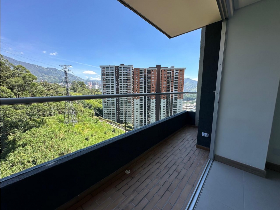 VENDO APARTAMENTO NUEVO EN SABANETA.