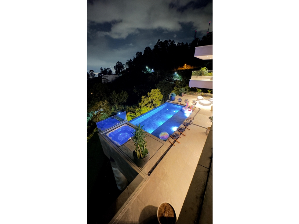 VENTA moderna CASA con PISCINA en Las Palmas -POBLADO. Pedido $15.000 — foto 4