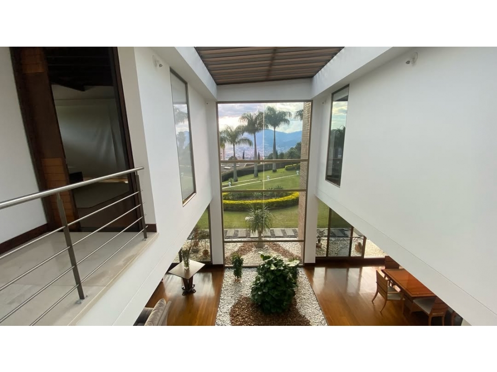 Venta moderna casa con piscina y vista a la ciudad, Poblado, Medellín — foto 6