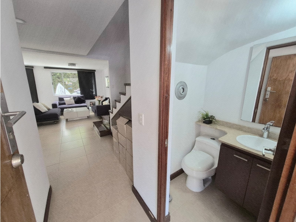 Vendo hermosa CASA en Envigado - la intermedia, cerca a todo. — foto 6