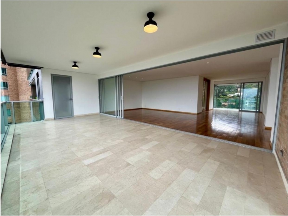 VENDO MODERNO APARTAMENTO EN EL POBLADO - LOS BALSOS — foto 3