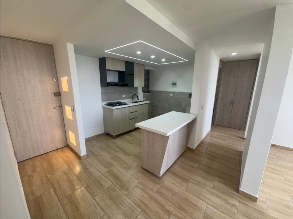 VENDO APARTAMENTO REMODELADO EN LA ESTRELLA