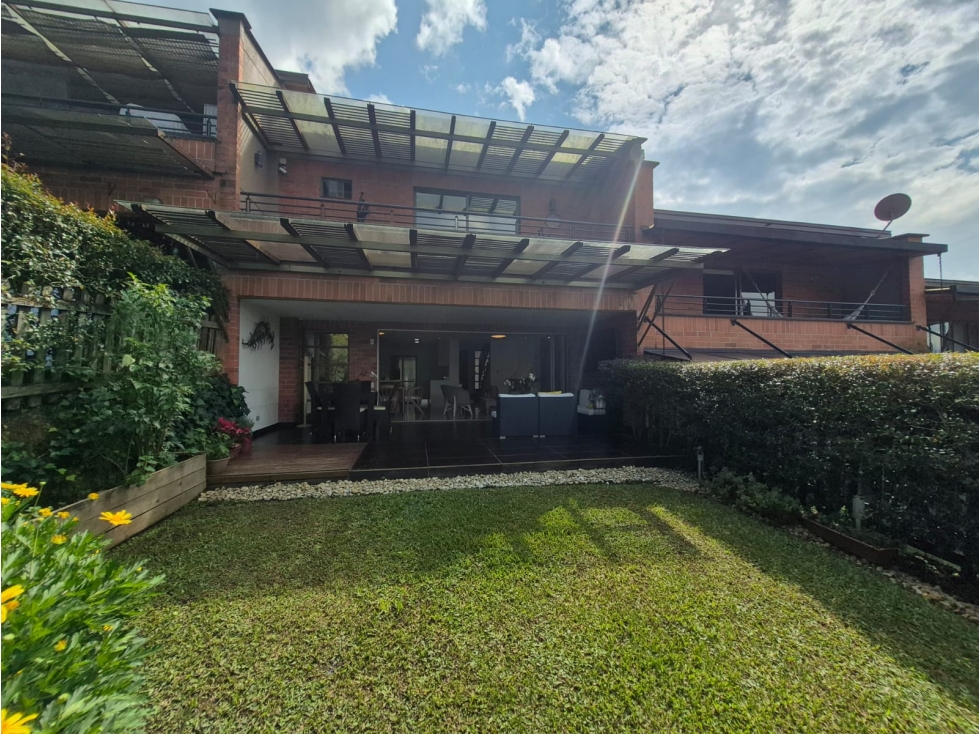 Vendo hermosa CASA en Envigado. UNIDAD MUY COMPLETA y familiar. — foto 3