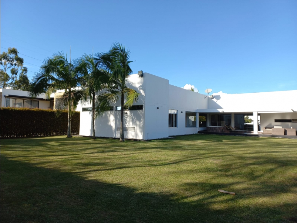 VENTA DE HERMOSA CASA EN LLANOGRANDE DE 1 NIVEL. PARCELACIÓN EXCLUSIVA — foto 4