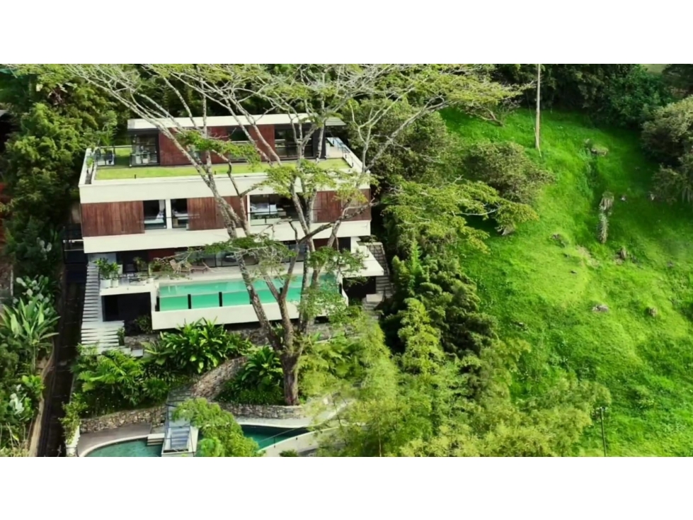 VENDO espectacular CASA con piscina, Poblado - Balsos. Pedido $11.000 — foto 4