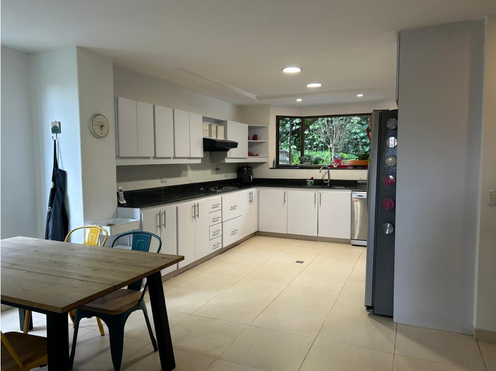Vendo hermosa y amplia casa en El Poblado, cerca al tesoro. — foto 4
