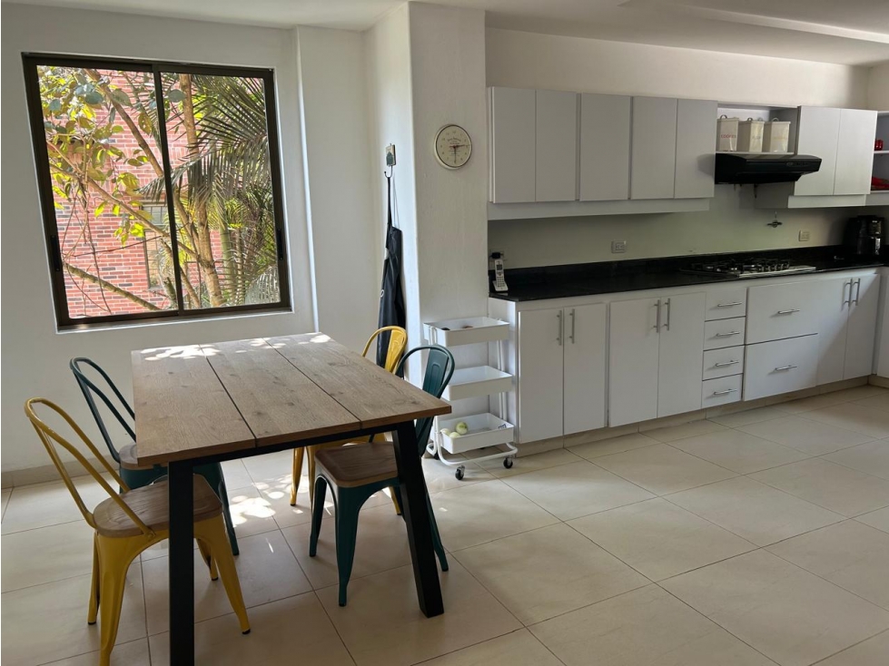 Vendo hermosa y amplia casa en El Poblado, cerca al tesoro. — foto 6