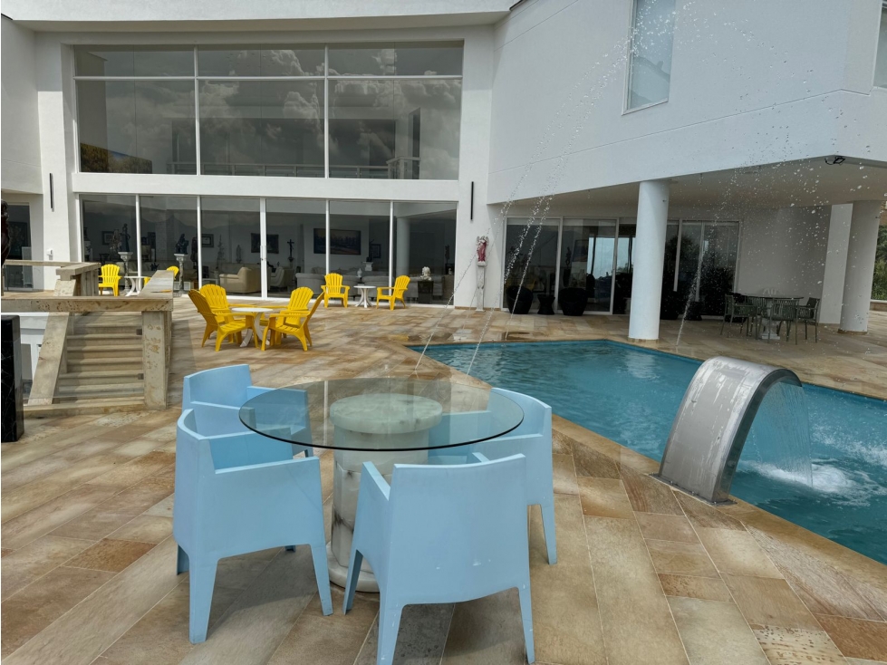 VENTA CASA MODERNA con PISCINA en el Poblado, Palmas. Pedido $14.000 — foto 5