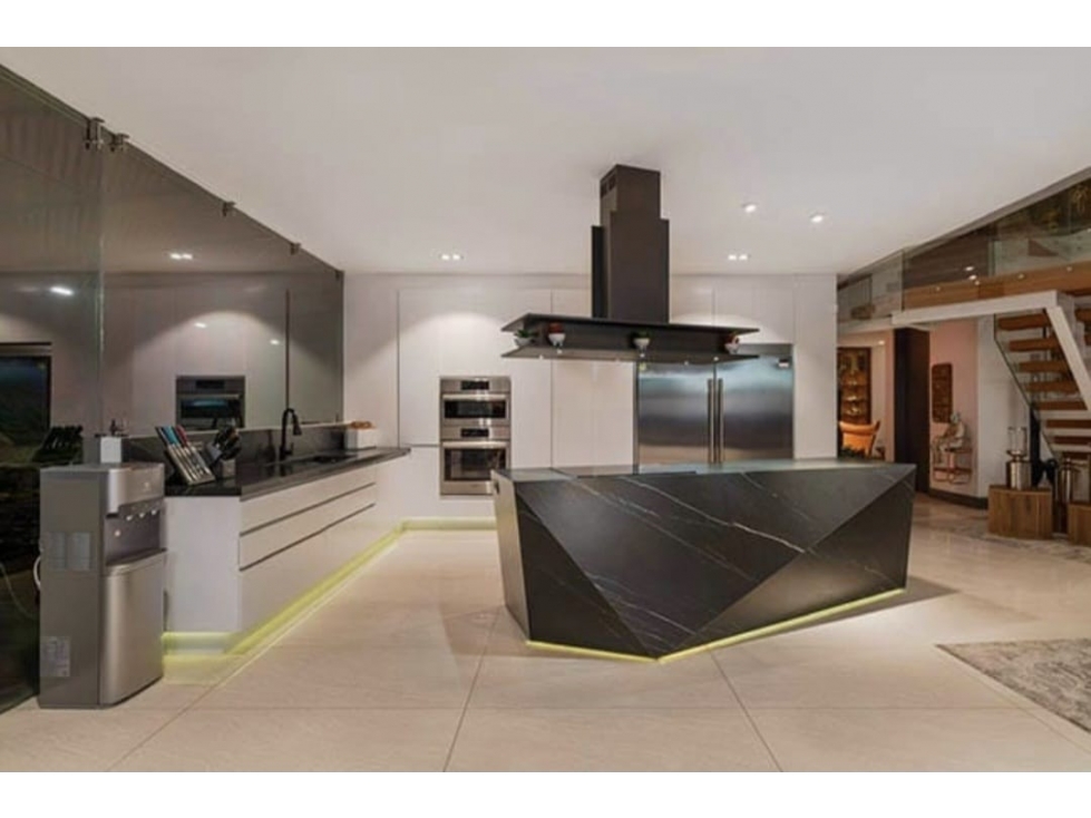 VENTA espectacular y lujosa casa con piscina en el Poblado $10.500 COP — foto 6