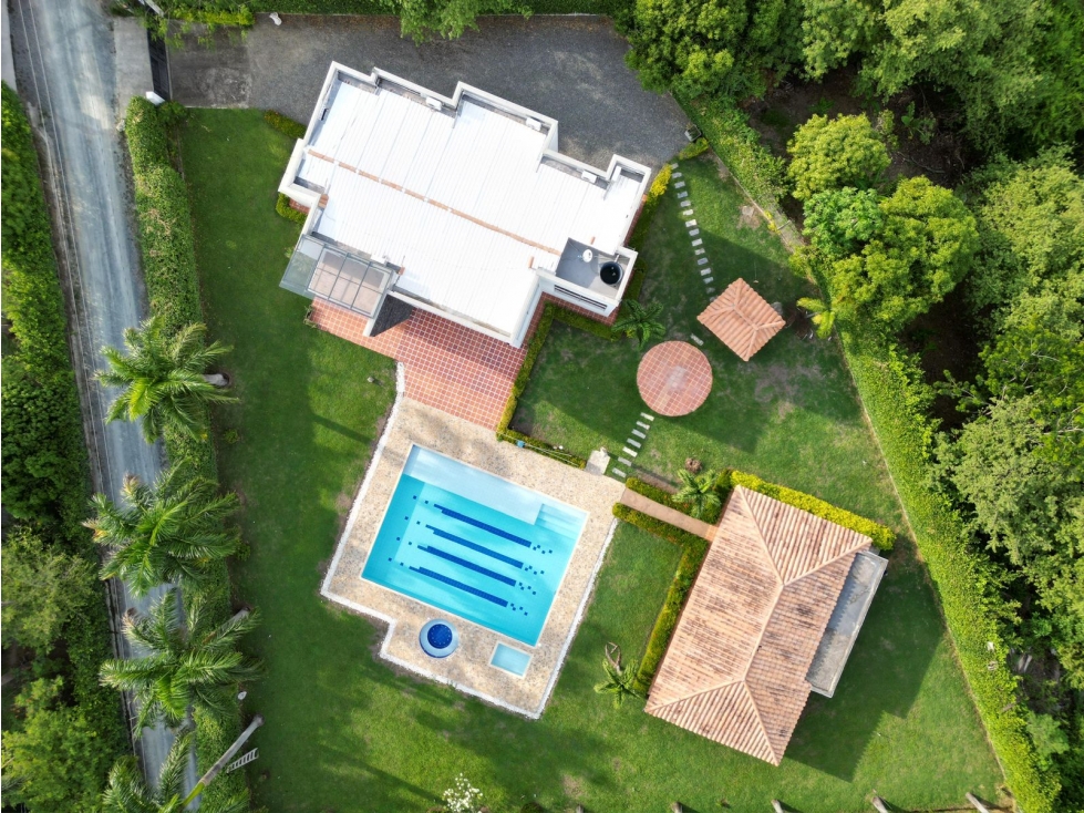 VENTA DE FINCA EN PARCELACIÓN DE SANTA FE DE ANTIOQUIA — foto 2