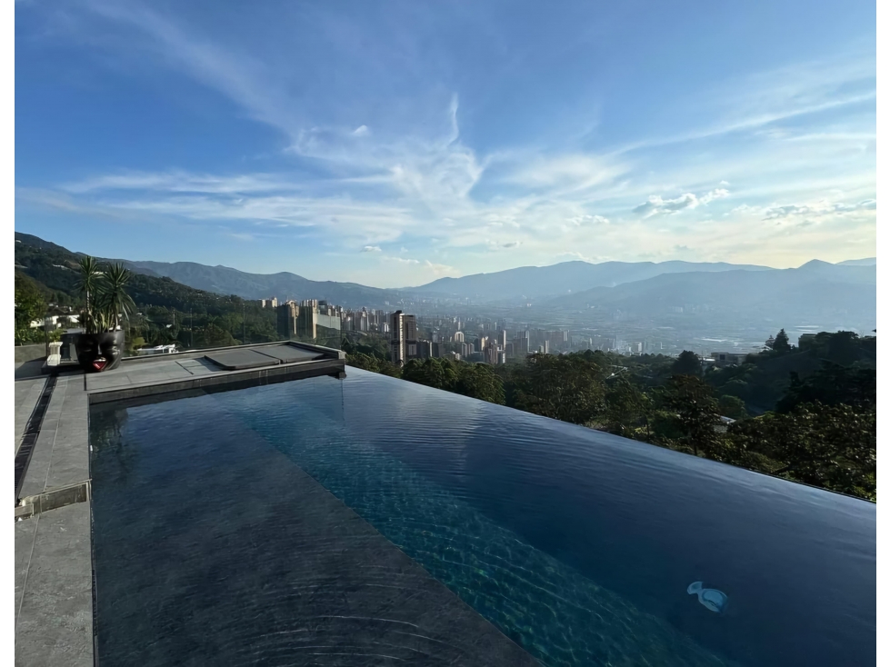 VENTA moderna CASA con PISCINA en Las Palmas -POBLADO. Pedido $15.000 — foto 6