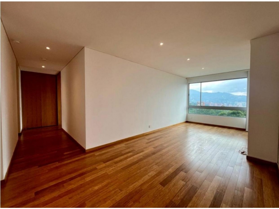 VENDO MODERNO APARTAMENTO EN EL POBLADO - LOS BALSOS — foto 5