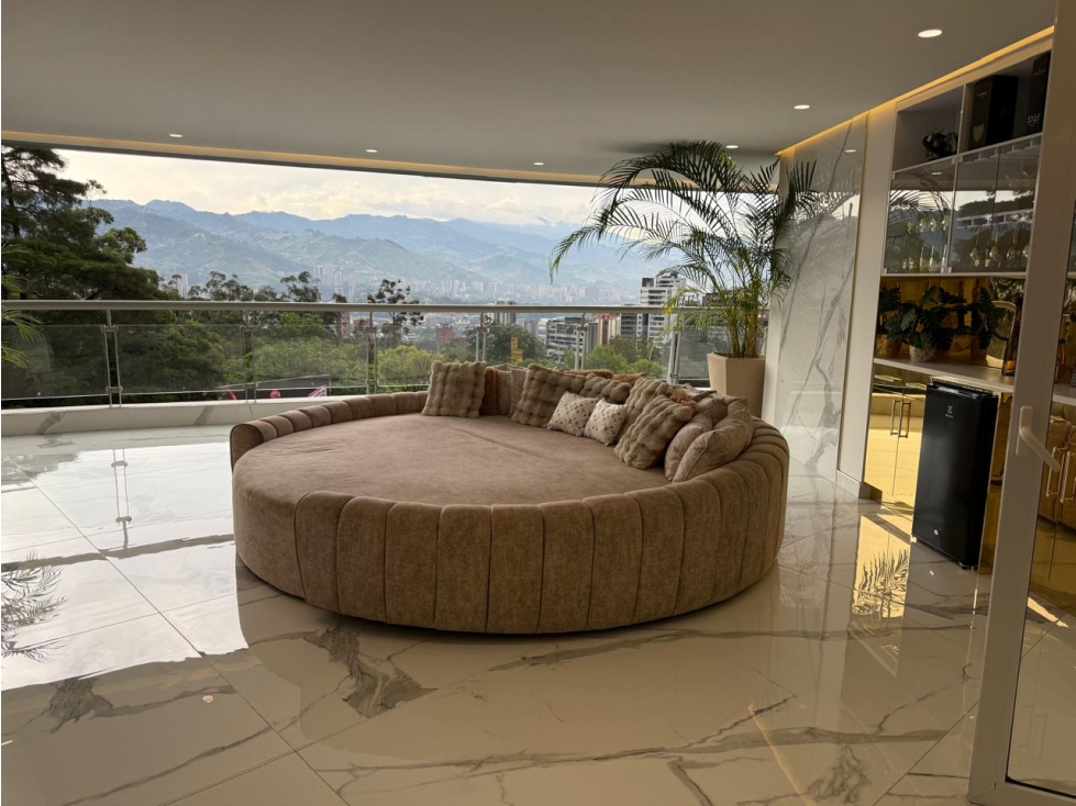 VENDO apartamento de lujo en El Poblado, sector El Campestre. — foto 2
