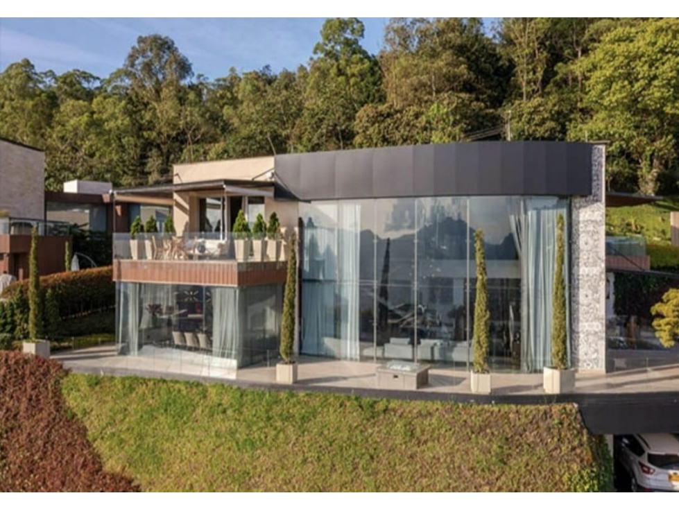 VENTA espectacular y lujosa casa con piscina en el Poblado $10.500 COP — foto 2