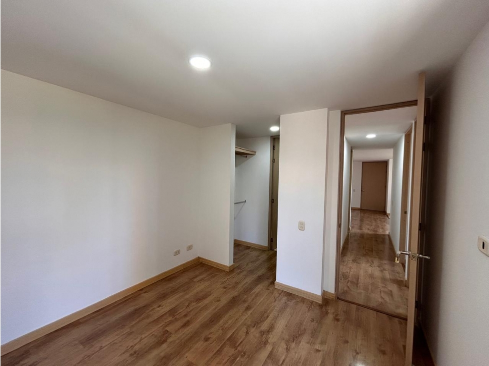 VENDO apartamento en Sabaneta - Loma de San José parte baja. — foto 2