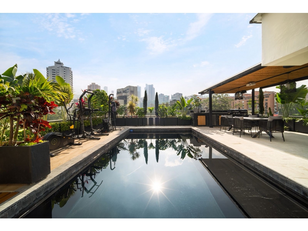 VENTA PENTHOUSE EN SAN LUCAS, EL POBLADO. PISCINA PRIVADA Y VISTA