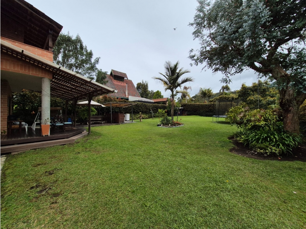 Vendo CASA con amplio jardín en parcelación Envigado - El Escobero. — foto 6