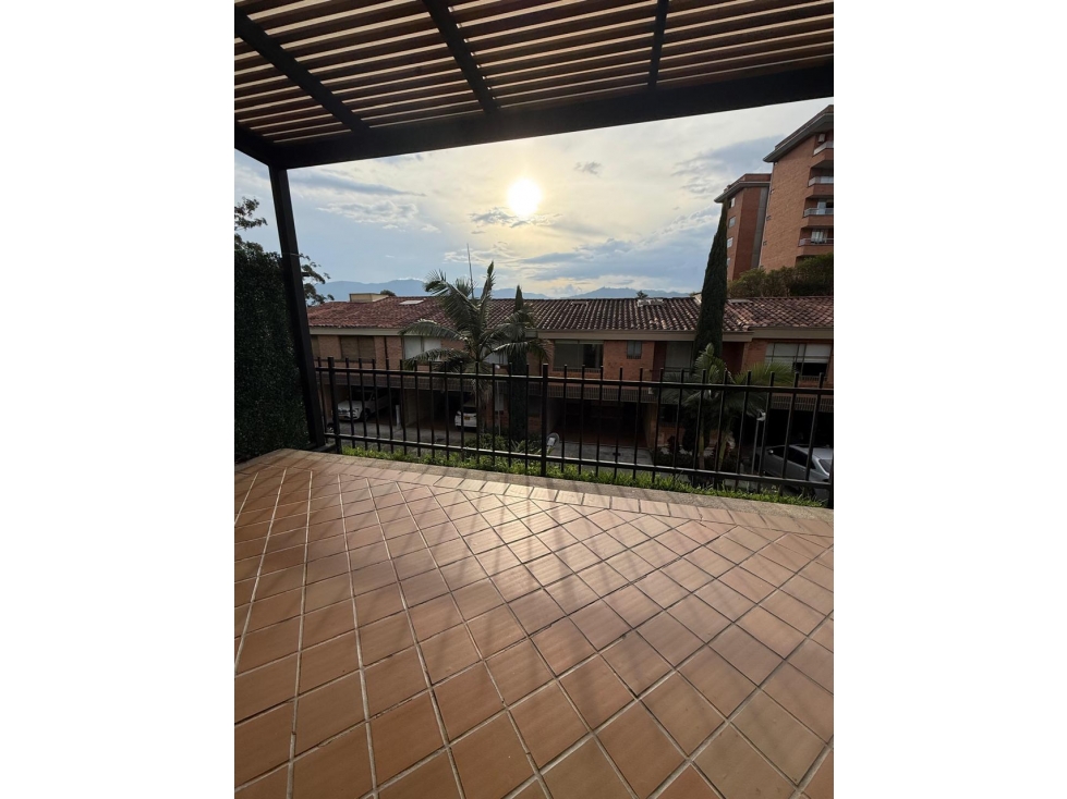 VENTA CASA ARRENDADA en Envigado, Benedictinos. SOLO INVERSIONISTAS — foto 3