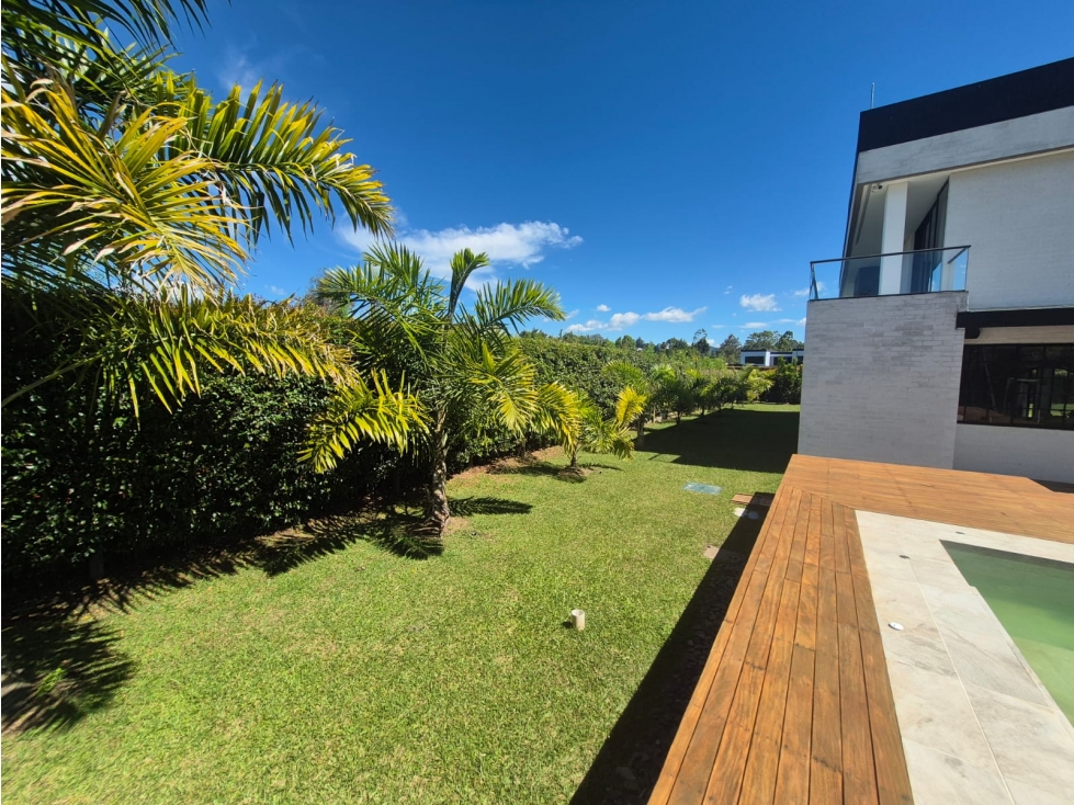 VENDO CASA DE LUJO | EXCLUSIVA PARCELACIÓN EN LLANOGRANDE — foto 5