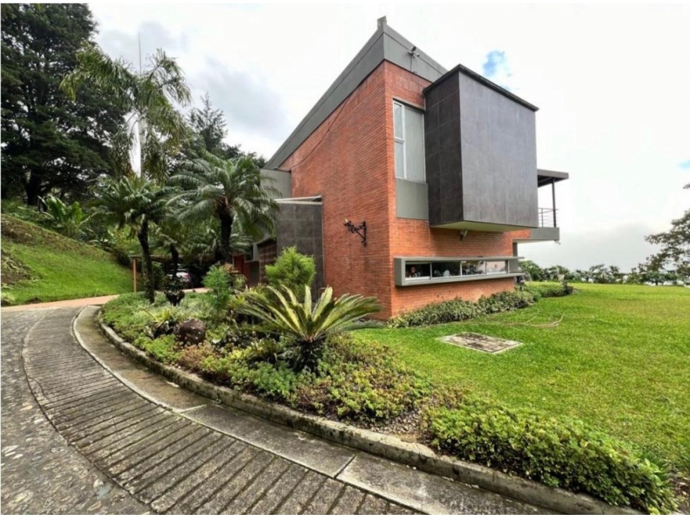 Venta hermosa casa en el Poblado - Medellín, cerca al Tesoro — foto 2