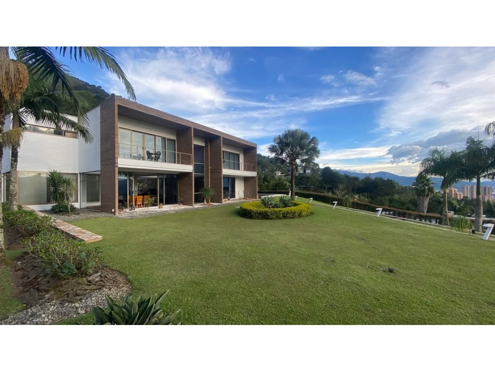 Venta moderna casa con piscina y vista a la ciudad, Poblado, Medellín — foto 2