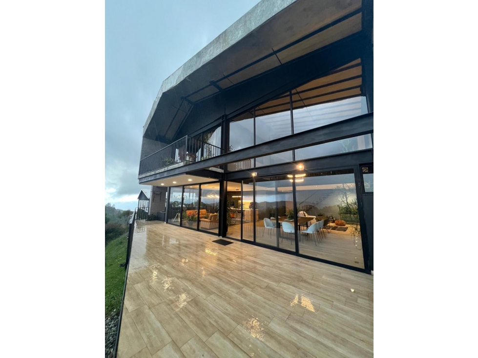 VENDO MODERNA CASA MODERNA EN PARCELACIÓN DE ENVIGADO CON VISTA. — foto 3