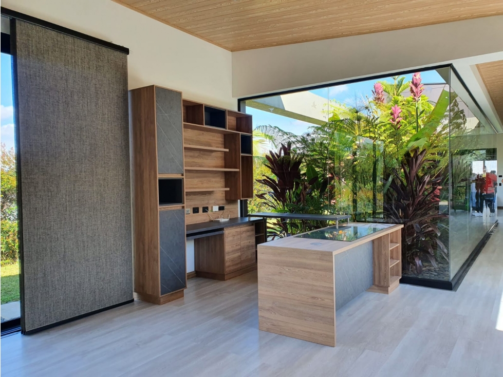 VENTA moderna y exclusiva CASA campestre en Llanogrande con lago. — foto 5