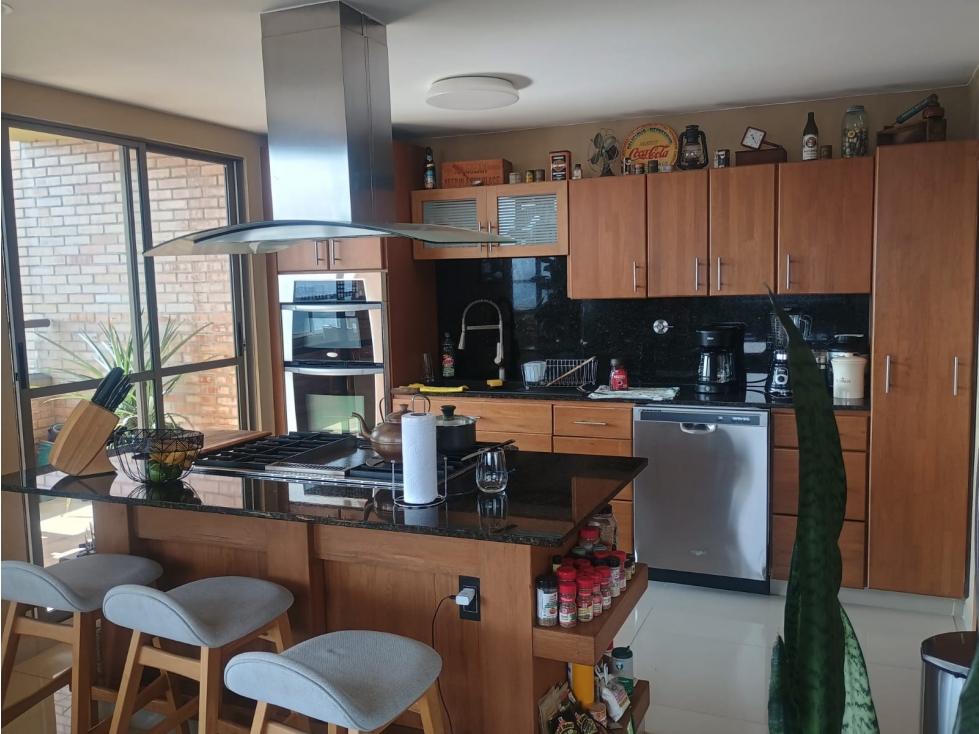 Vendo espectacular PENTHOUSE en Sabaneta, sector Aves María. — foto 4