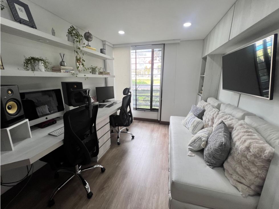 Venta Apartamento remodelado Santa Barbara, Bogotá — foto 2