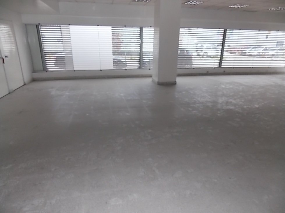 Oportunidad Venta o Permuta Local San Andresito, Bogotá - 4