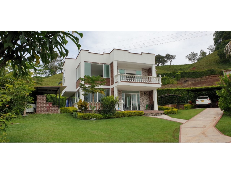 Venta Amplia Casa de Campo Familiar, Anserma - 1