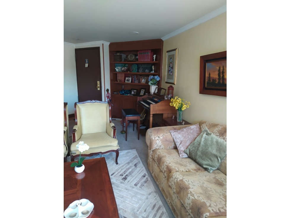 Venta Amplio Apartamento Santa Bárbara, Bogotá DC — foto 2