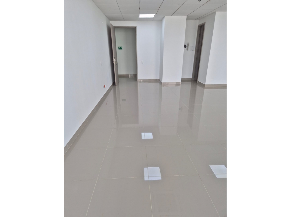 VENDO EXCELENTE OFICINA EN MANGA, CARTAGENA DE INDIAS — foto 4