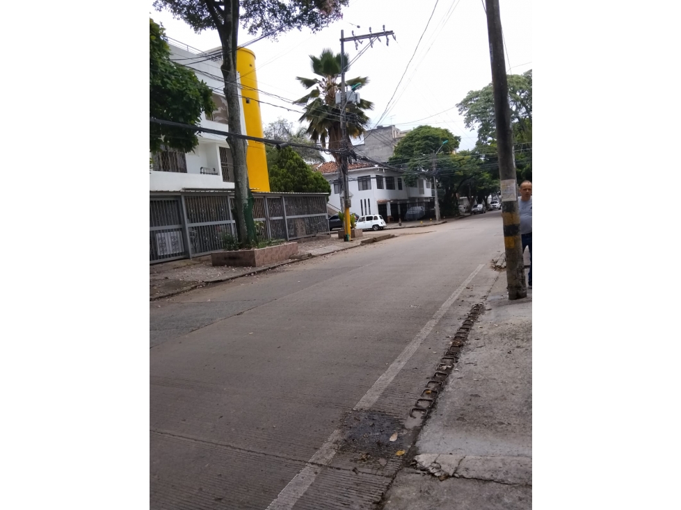 VENDO CASA LOTE DE 2 PISOS BARRIO EUCARISTICO, CALI — foto 3