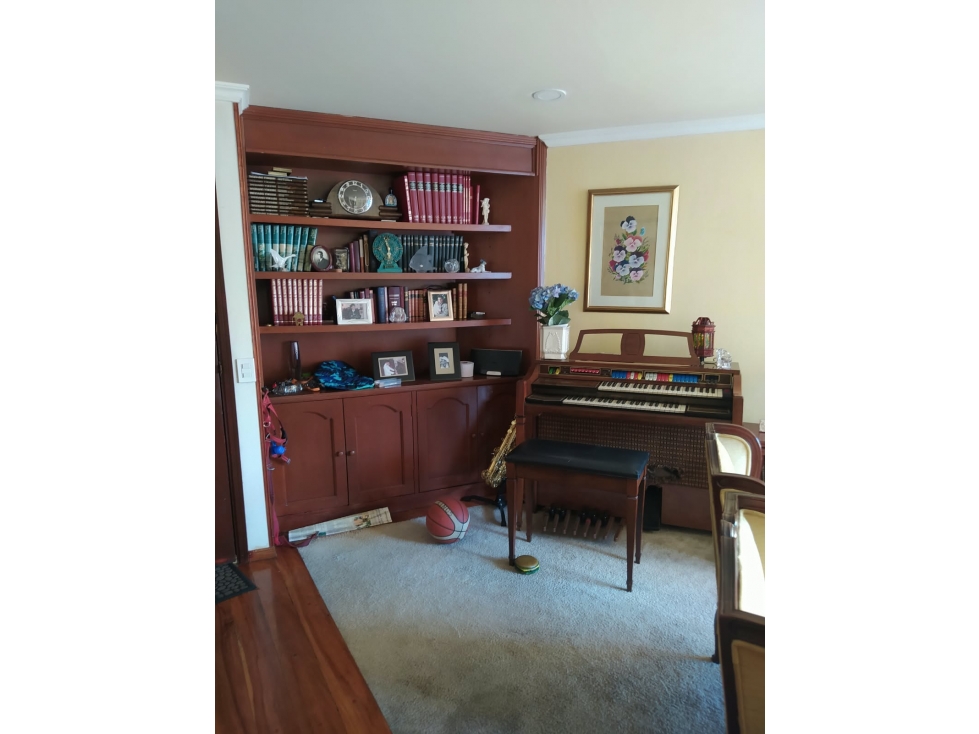 Venta Amplio Apartamento Santa Bárbara, Bogotá DC — foto 3