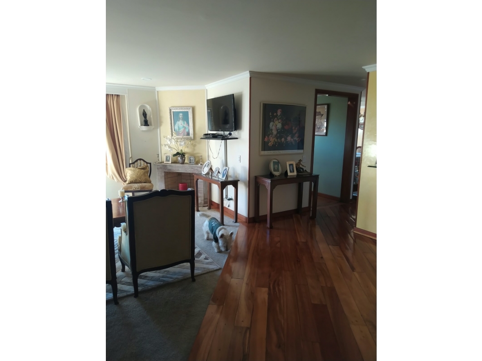 Venta Amplio Apartamento Santa Bárbara, Bogotá DC