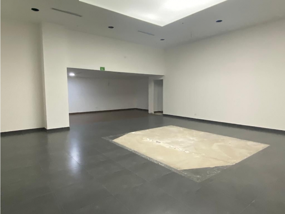 Arriendo Local Centro Comercial Santafé, Bogotá - 1