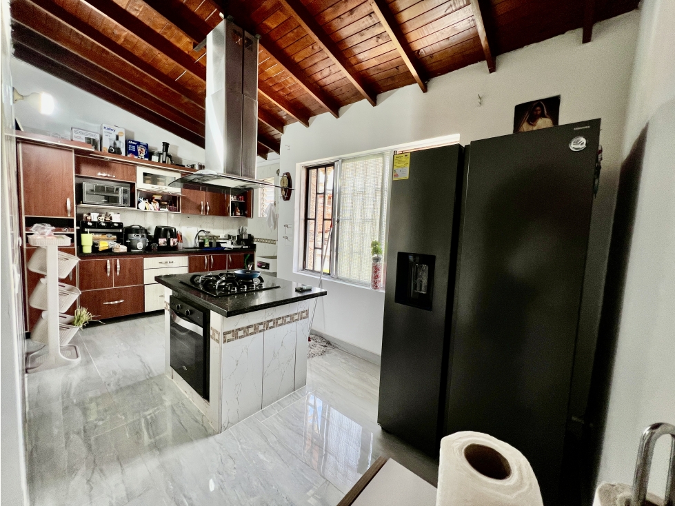 Apartamento en 3er piso con Terraza privada — foto 4