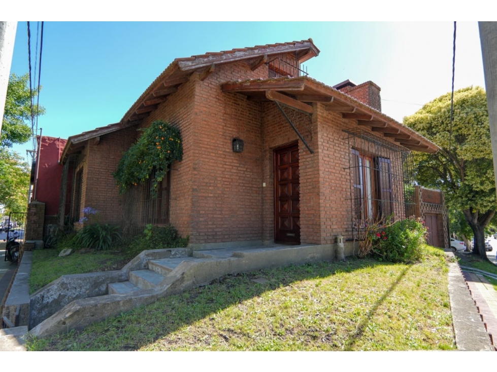 Casa en Venta, ubicación privilegiada. Tandil - 1
