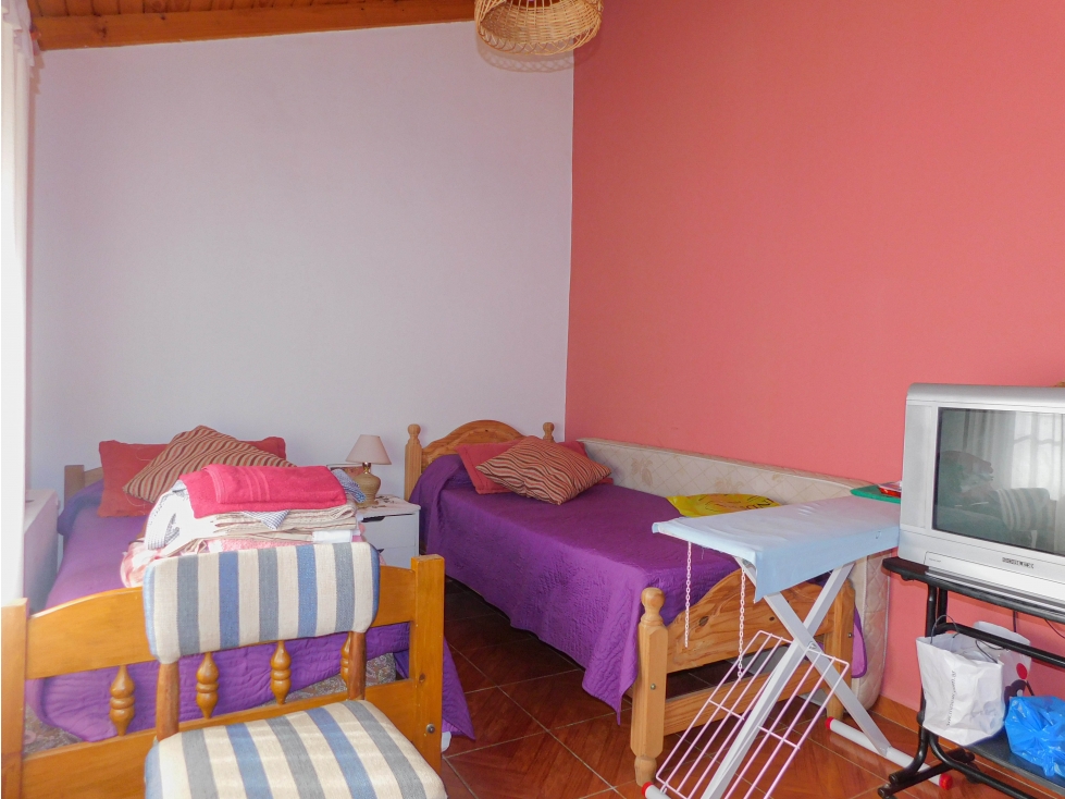 Casa en Venta 2 habitaciones, patio, garaje. Zona Villa Italia. Tandil - 2