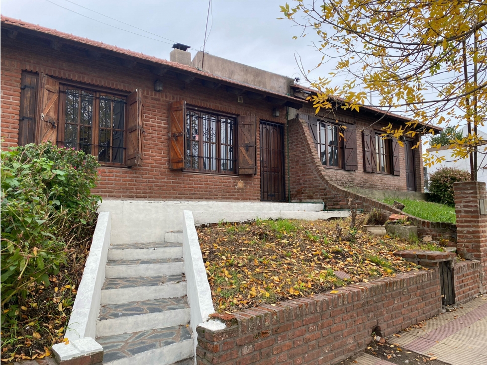 CASA - Avda. AVELLANEDA . - 1