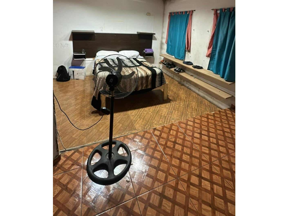 CASA EN VENTA, BARRIO ARCO IRIS 1 - 5