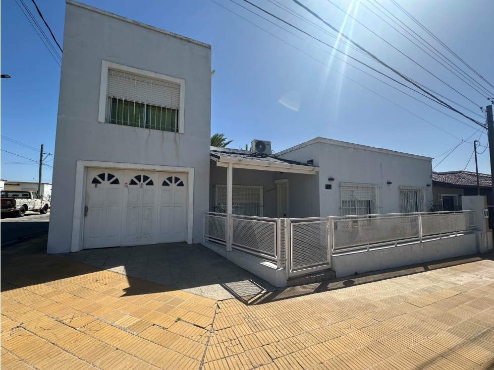 Casa en VENTA Zona Carrefour/Casino | 3 dormitorios + depto + quincho