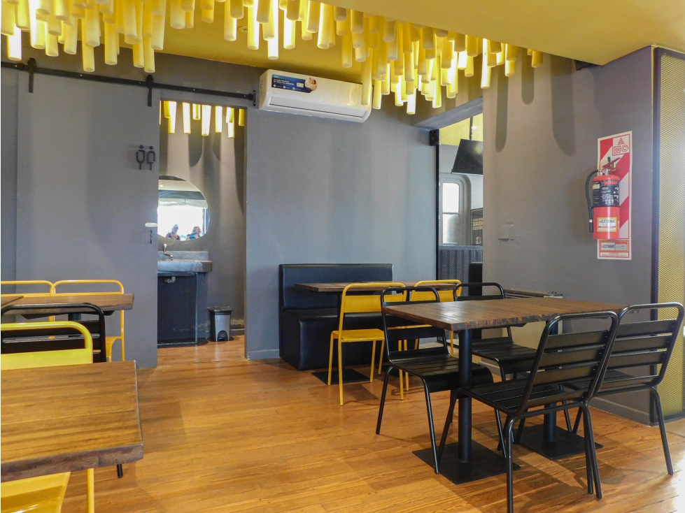 Casona céntrica con local comercial. Venta - 4