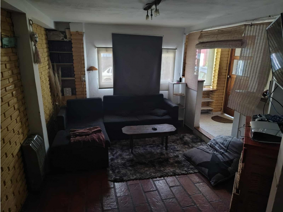 CASA EN VENTA, BARRIO ARCO IRIS 1 - 3