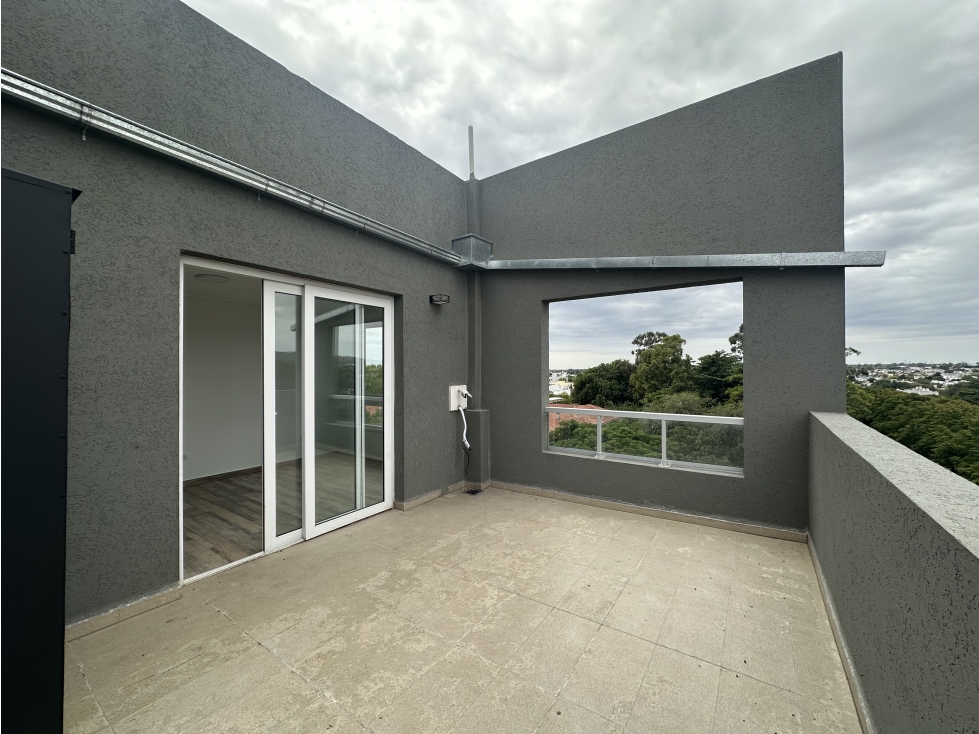 DEPARTAMENTO DE CATEGORIA EN VENTA TIPO DUPLEX (SANTAMARINA AL 800) — foto 2