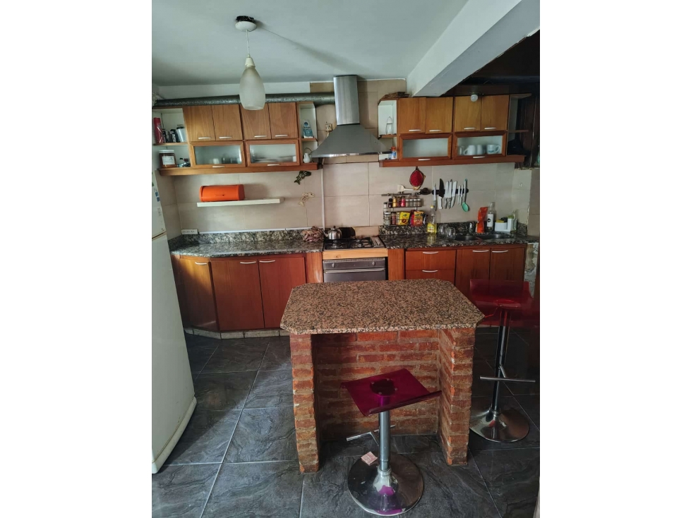 CASA EN VENTA, BARRIO ARCO IRIS 1 - 4