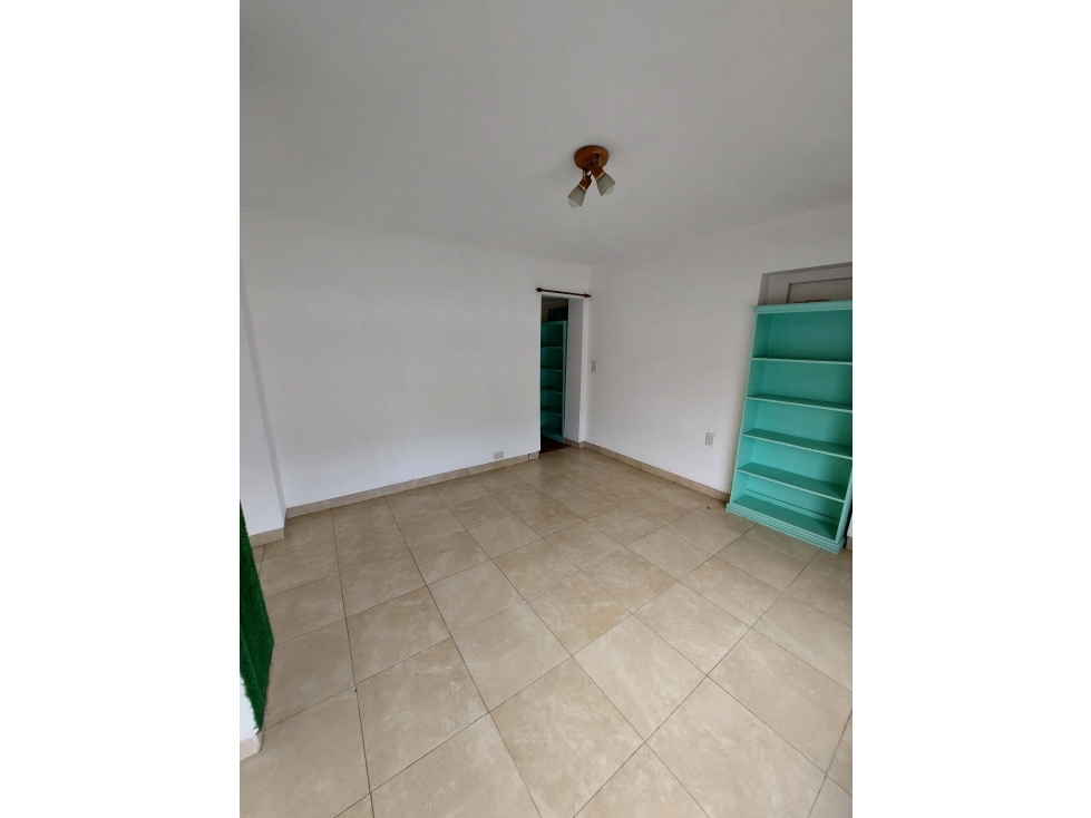 Local en alquiler - Av. del valle - 3