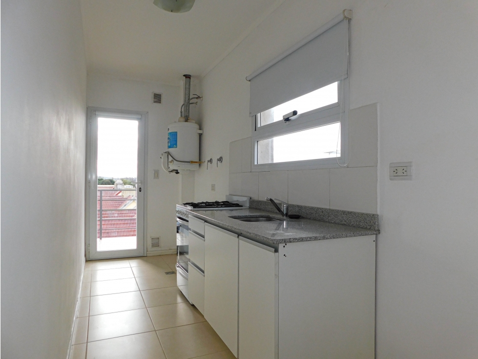 Departamento en alquiler 1 dormitorio con cochera zona semicéntrica — foto 6