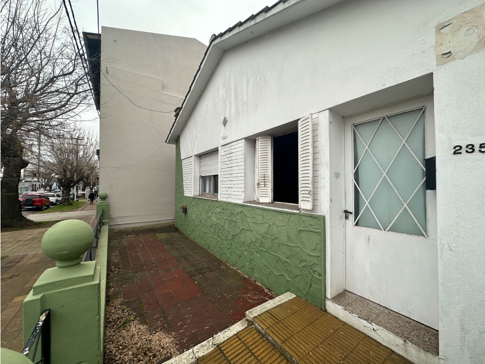 ALQUILER CASA PARA USO PROFESIONAL | UN DORMITORIO, UN BAÑO - 1